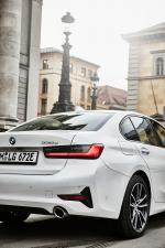 BMW 330e 2018 года (WW)